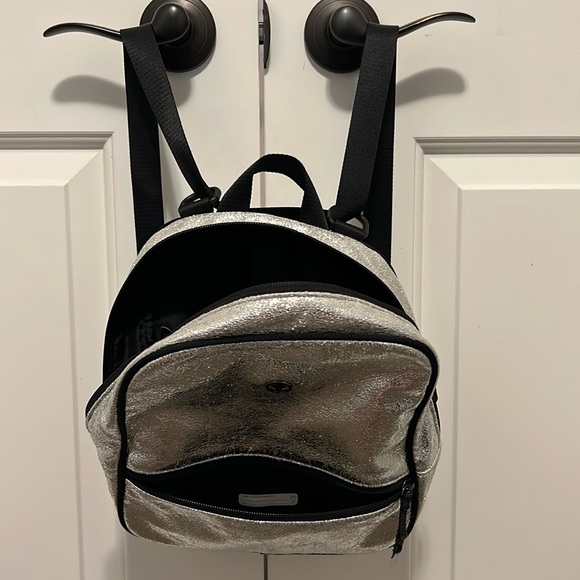 Gorgeous silver IVIVVA backpack. - Picture 2 of 5